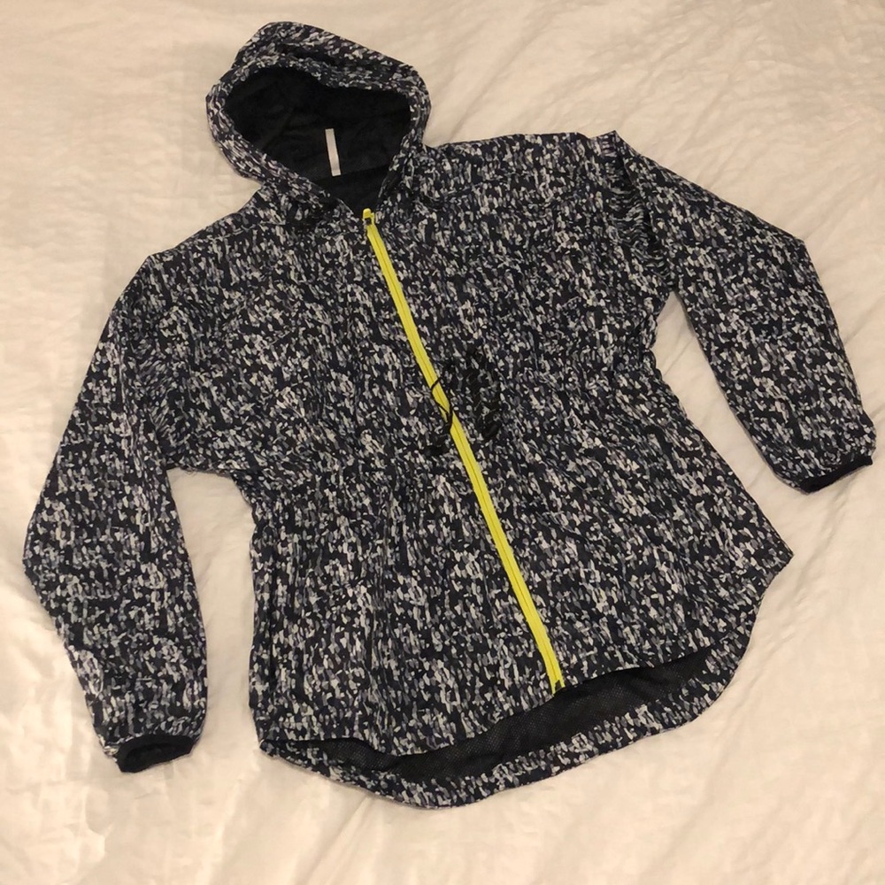 Brand new Fabletics rain anorak jacket windbreaker